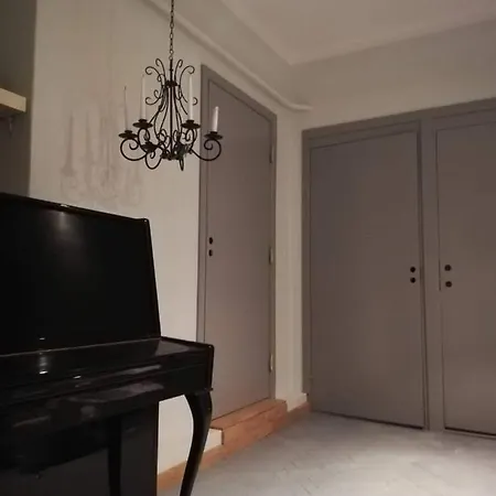 Apartment Black Piano